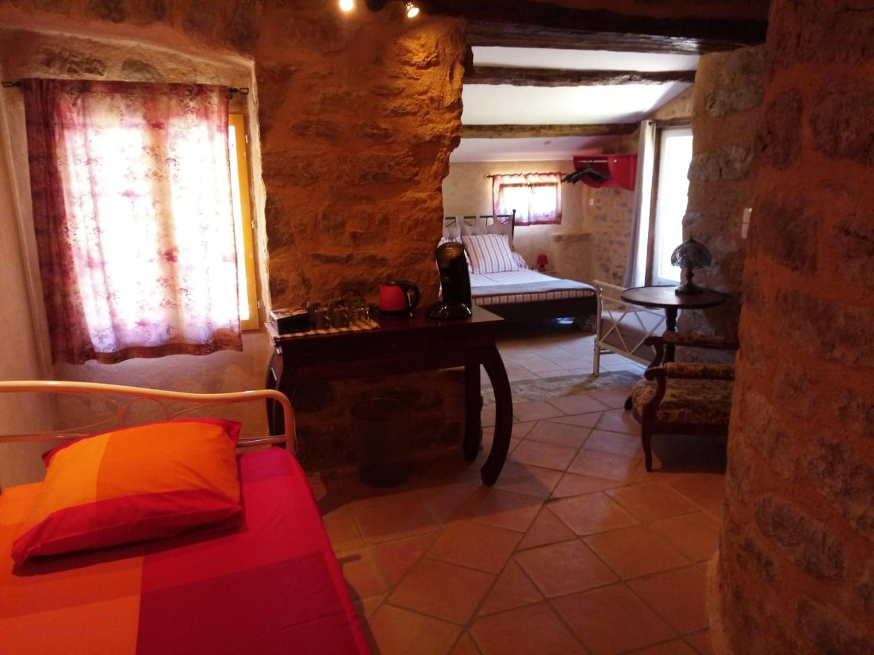 Bed and Breakfast La Prade Basse 82 Сент-Антонен Экстерьер фото