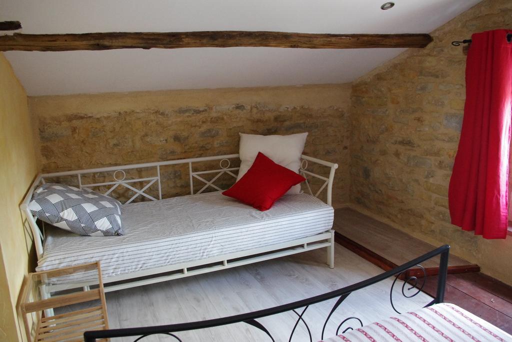 Bed and Breakfast La Prade Basse 82 Сент-Антонен Номер фото