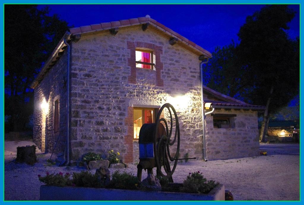 Bed and Breakfast La Prade Basse 82 Сент-Антонен Экстерьер фото